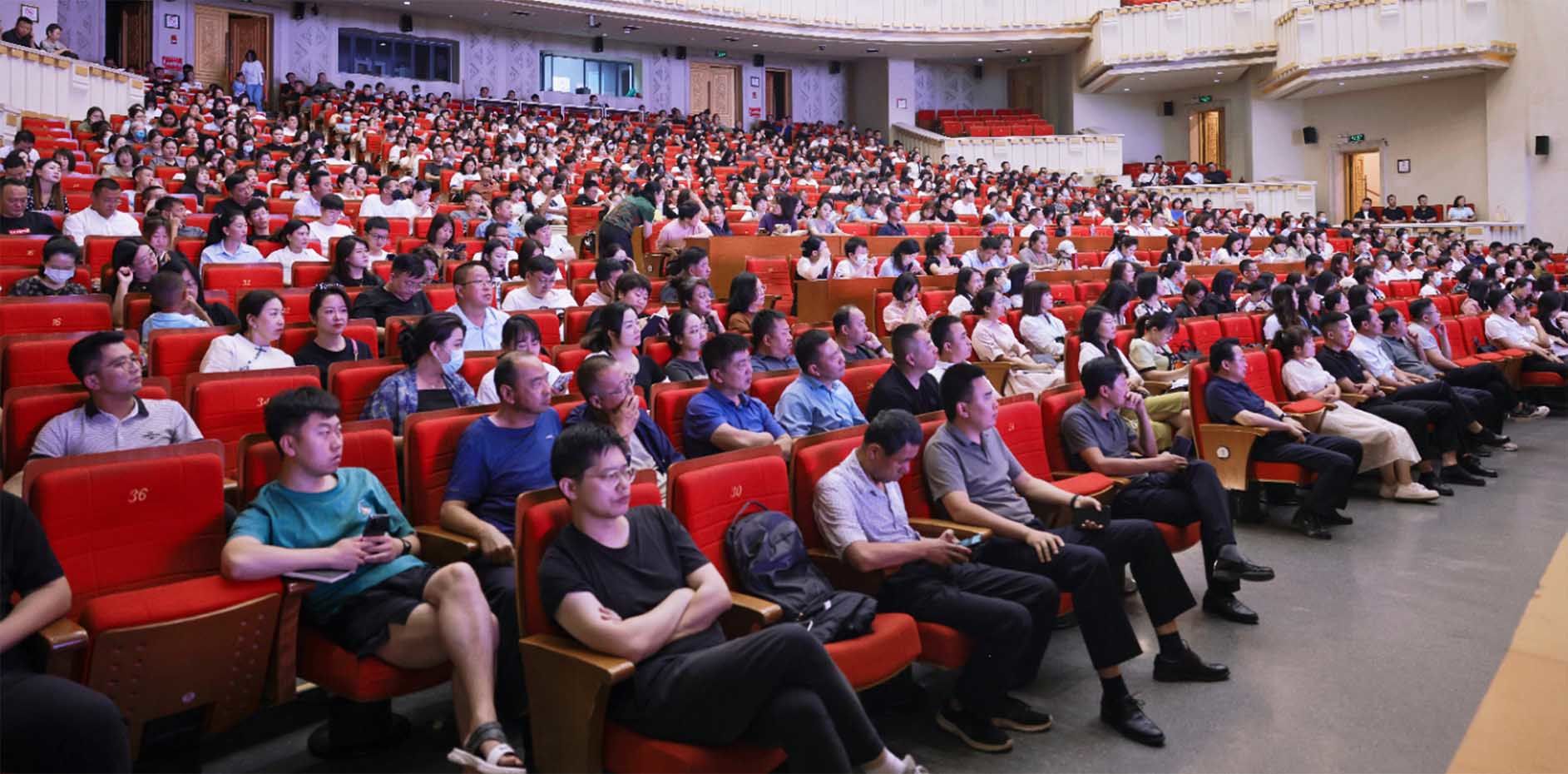 工會(huì)項(xiàng)目百人大講堂